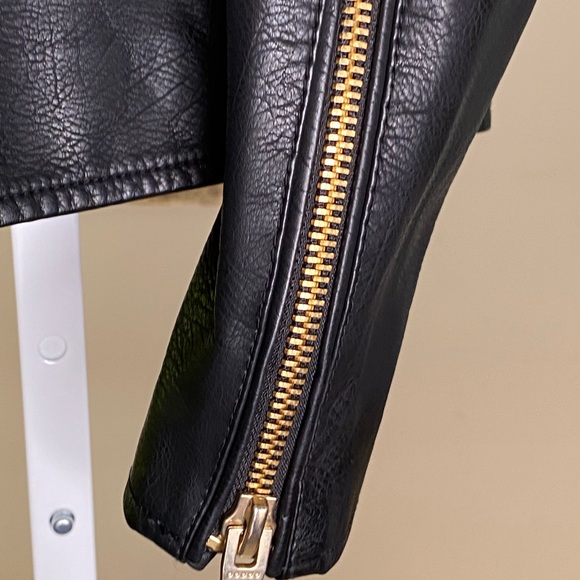 Blank NYC Vegan Moto Jacket Looks New Size XS Gold Tone Hardware Retail $125 - Picture 6 of 14